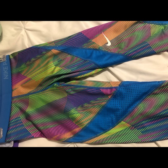 Nike Pro Leggings - Picture 4 of 7